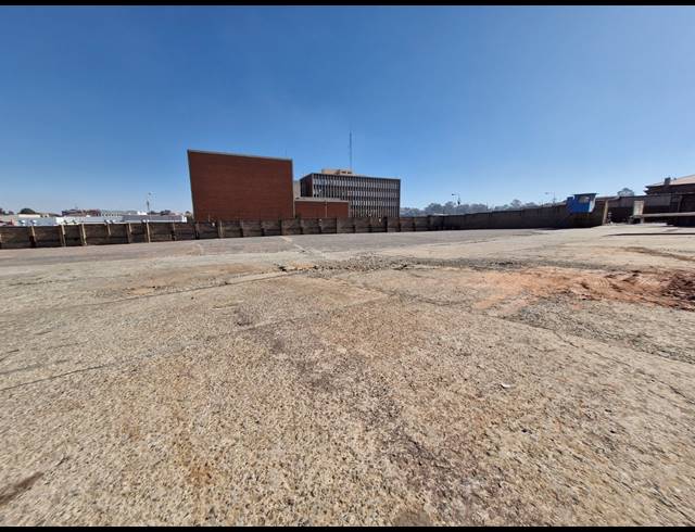 12,000M² WAREHOUSE TO LET IN GERMISTON CENTRAL
